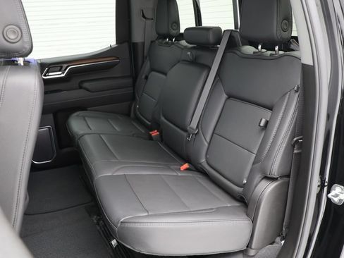 Used 2024 GMC Sierra 1500 Denali w/ Denali Reserve Package AWD/4WD image 19