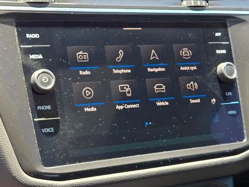 Used 2022 Volkswagen Tiguan SE w/ Panoramic Sunroof Package FWD image 29