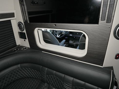 Used 2023 Mercedes-Benz Sprinter 3500 image 25