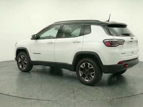 Used 2025 Jeep Compass Trailhawk image 6