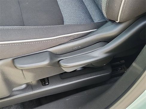 Used 2025 Chevrolet TrailBlazer LT w/ LT Cold Weather Package image 22