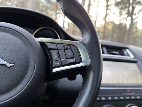 Used 2020 Jaguar E-PACE image 24