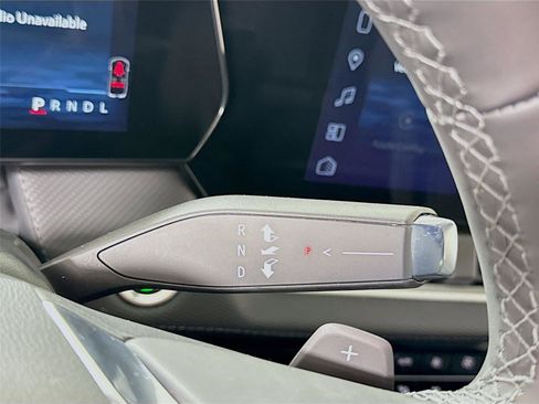 New 2026 Chevrolet Equinox LT w/ Convenience Package II image 12