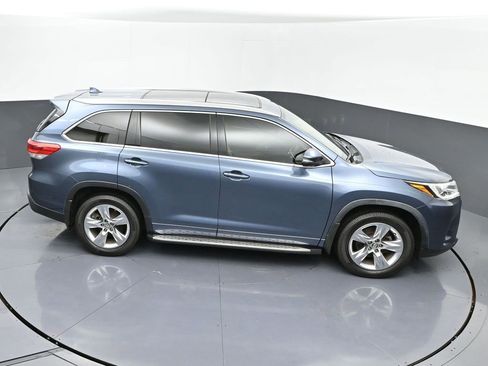 Certified 2019 Toyota Highlander Limited Platinum image 48