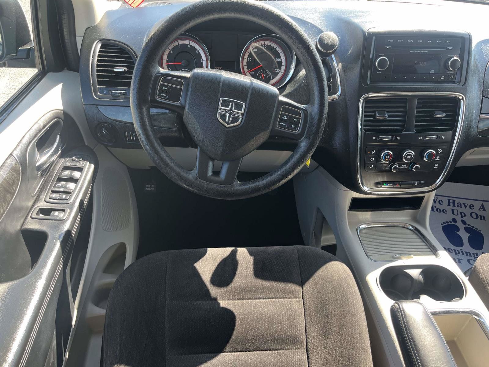 Used 2014 Dodge Grand Caravan SXT FWD image 12