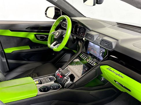 Used 2022 Lamborghini Urus image 34