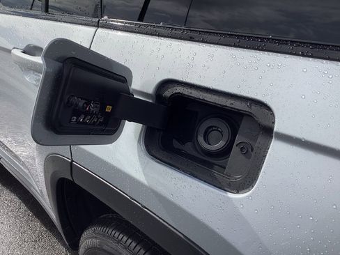 New 2025 Jeep Grand Cherokee Limited image 24