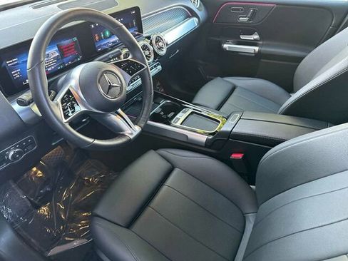 Used 2025 Mercedes-Benz GLB 250 GLB 250 4D Sport Utility 4MATI image 11