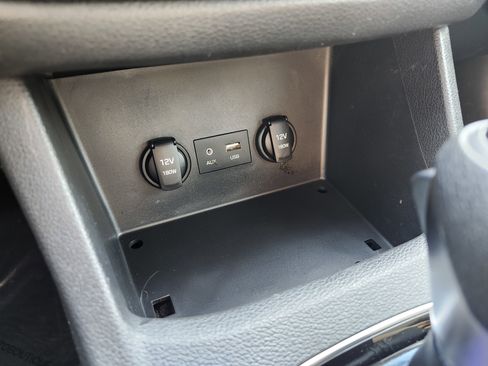 Used 2020 Hyundai Elantra GT image 26