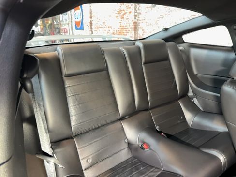 Used 2005 Ford Mustang GT RWD image 65