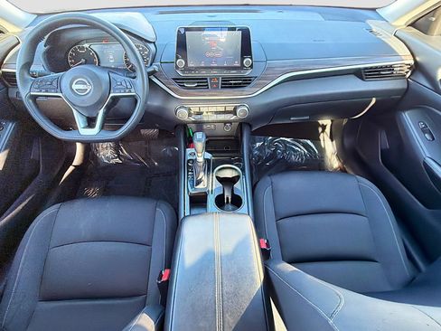 Used 2024 Nissan Altima 2.5 SV image 15