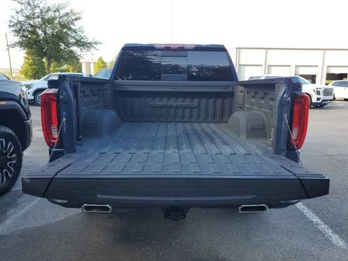 Used 2023 GMC Sierra 1500 Denali w/ Technology Package AWD/4WD image 9