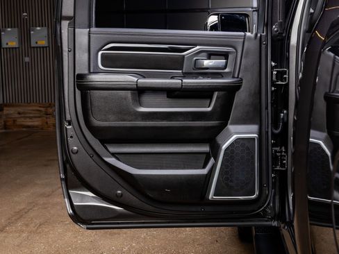 Used 2019 RAM 2500 Laramie w/ Night Edition AWD/4WD image 38