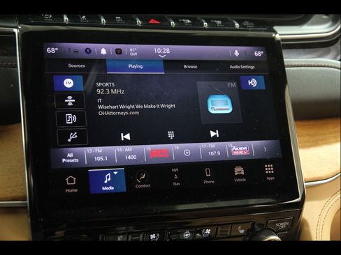 Used 2023 Jeep Grand Cherokee Summit AWD/4WD image 10