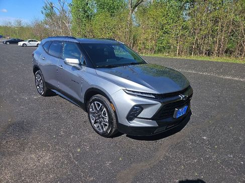 Used 2025 Chevrolet Blazer RS AWD/4WD image 9