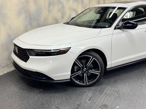 Used 2024 Honda Accord Sport image 2