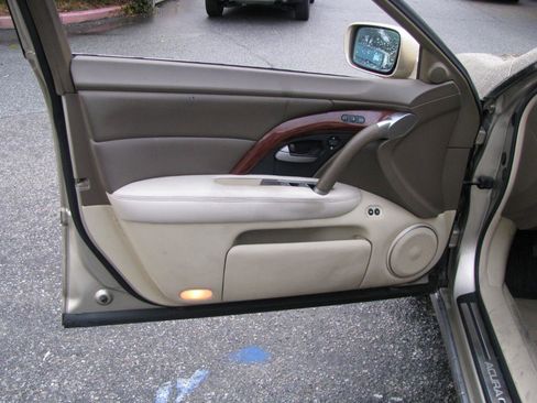 Used 2009 Acura RL w/ Technology Package AWD/4WD image 8