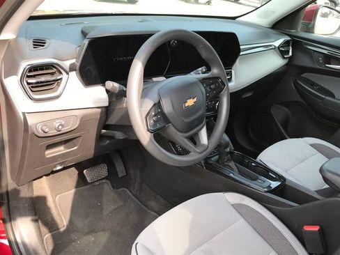 Certified 2025 Chevrolet TrailBlazer LT AWD/4WD image 3