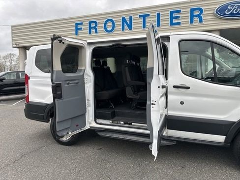 Used 2017 Ford Transit 150 XLT image 11