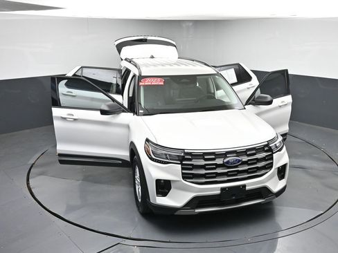 Used 2025 Ford Explorer Active w/ Active Comfort Package image 42