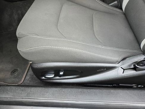 Used 2019 Chevrolet Camaro LT image 13