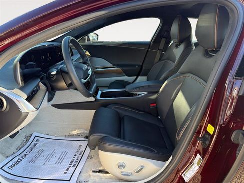 Used 2024 Lucid Air Pure image 10