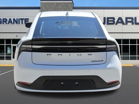 Used 2024 Toyota Prius Prime FWD image 9