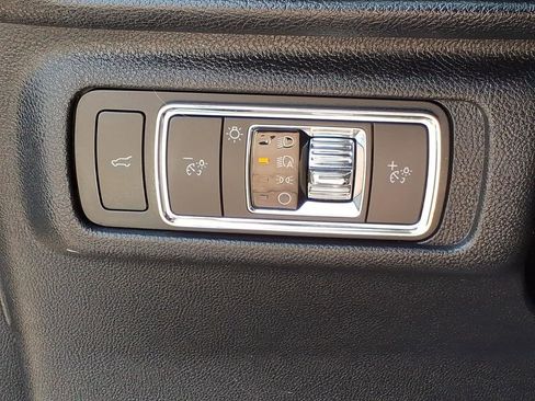 Used 2022 Lincoln Corsair AWD w/ Premium Package image 15