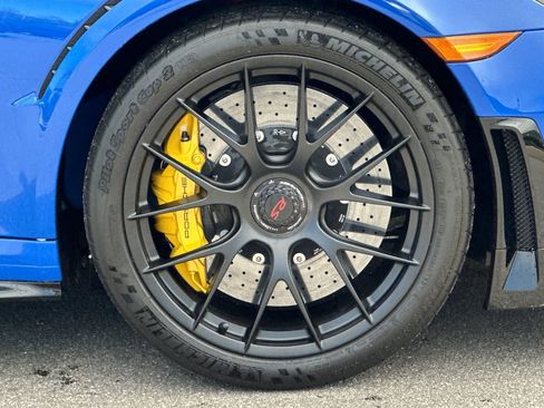 Certified 2019 Porsche 911 GT2 RS RWD image 40