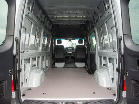 New 2025 Mercedes-Benz Sprinter 2500 image 34