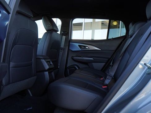 New 2025 Chevrolet Equinox EV LT image 25