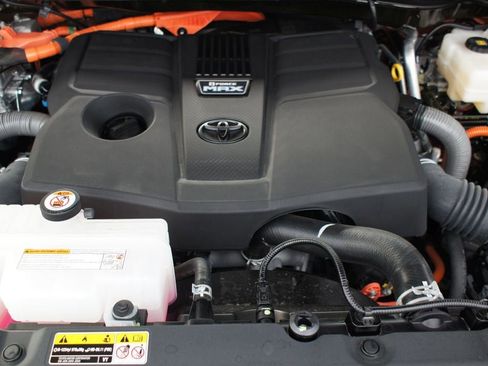 Used 2025 Toyota Sequoia Limited image 32