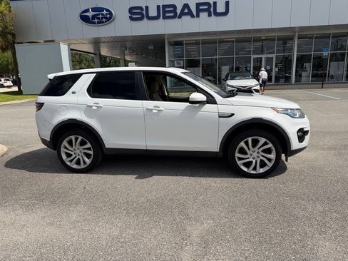 Used 2017 Land Rover Discovery Sport HSE AWD/4WD image 2