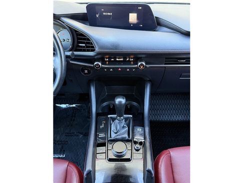 Used 2022 MAZDA MAZDA3 s FWD image 11
