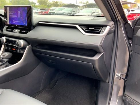 Used 2023 Toyota RAV4 XLE Premium image 18
