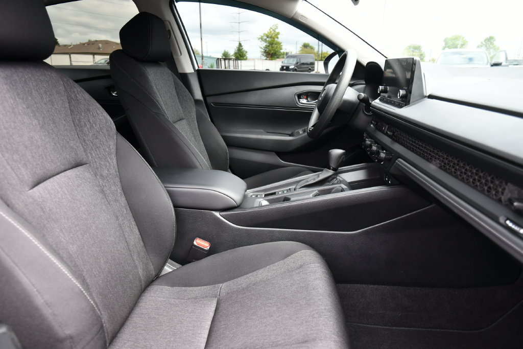 Used 2023 Honda Accord LX image 31