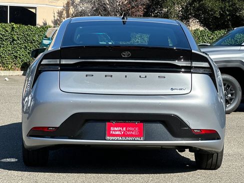 New 2026 Toyota Prius Plug-In Hybrid FWD image 8