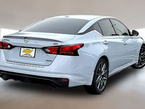 Used 2023 Nissan Altima 2.0 SR FWD image 6