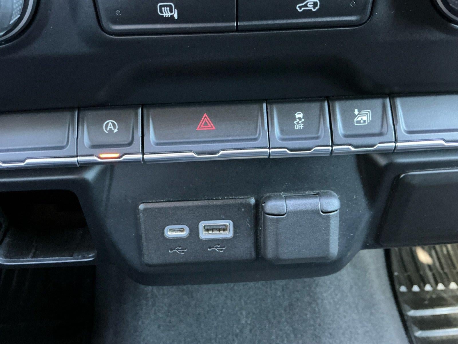Used 2020 Chevrolet Silverado 1500 LT AWD/4WD image 19
