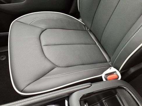 New 2026 Chrysler Pacifica Limited image 32