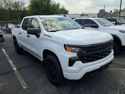 Used 2024 Chevrolet Silverado 1500 Custom w/ Dark Appearance Package AWD/4WD image 6
