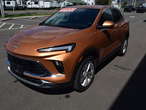 Used 2024 Buick Encore GX Preferred FWD image 3