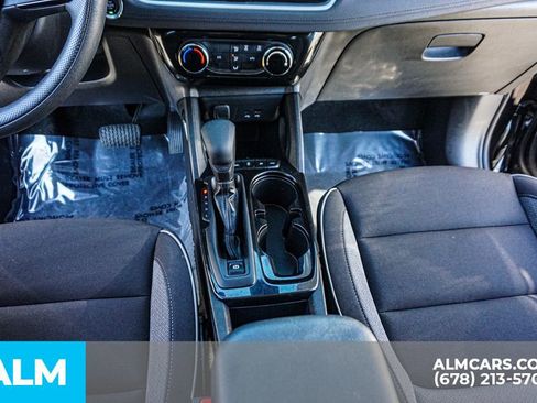 Used 2025 Chevrolet TrailBlazer LT image 39