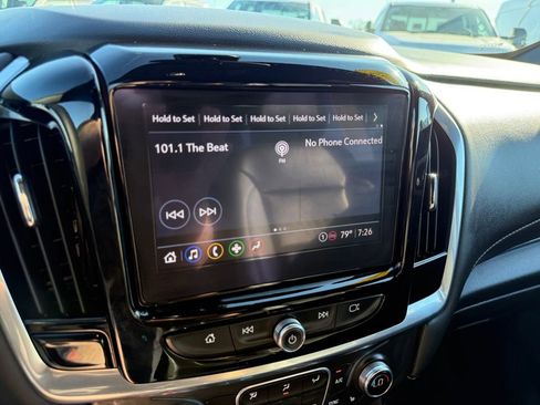 Used 2022 Chevrolet Traverse LT image 27