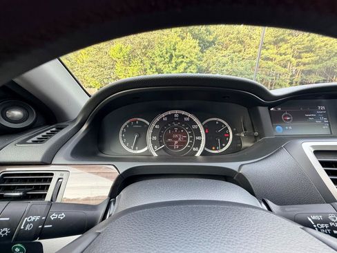 Used 2017 Honda Accord EX-L image 18