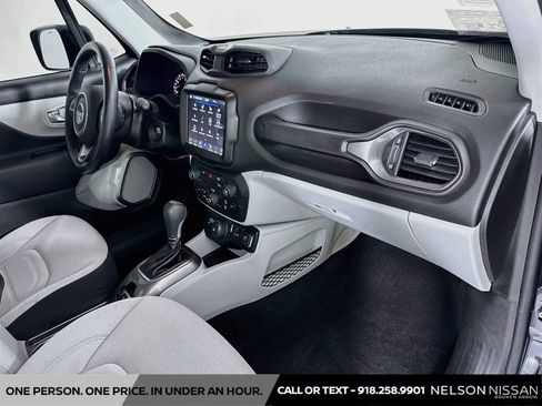 Used 2022 Jeep Renegade Latitude w/ Convenience Group AWD/4WD image 28