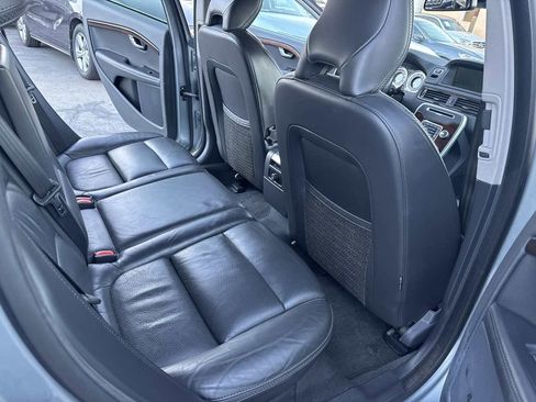 Used 2013 Volvo XC70 3.2 image 14