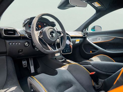 New 2025 McLaren Artura RWD image 35