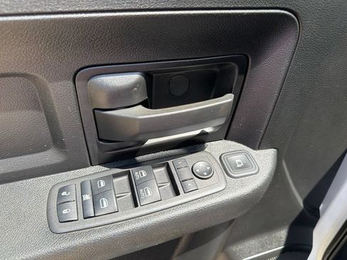 Used 2024 RAM 3500 Tradesman w/ Chrome Appearance Group AWD/4WD image 21