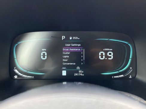Used 2025 Kia Soul LX w/ LX Technology Package image 14